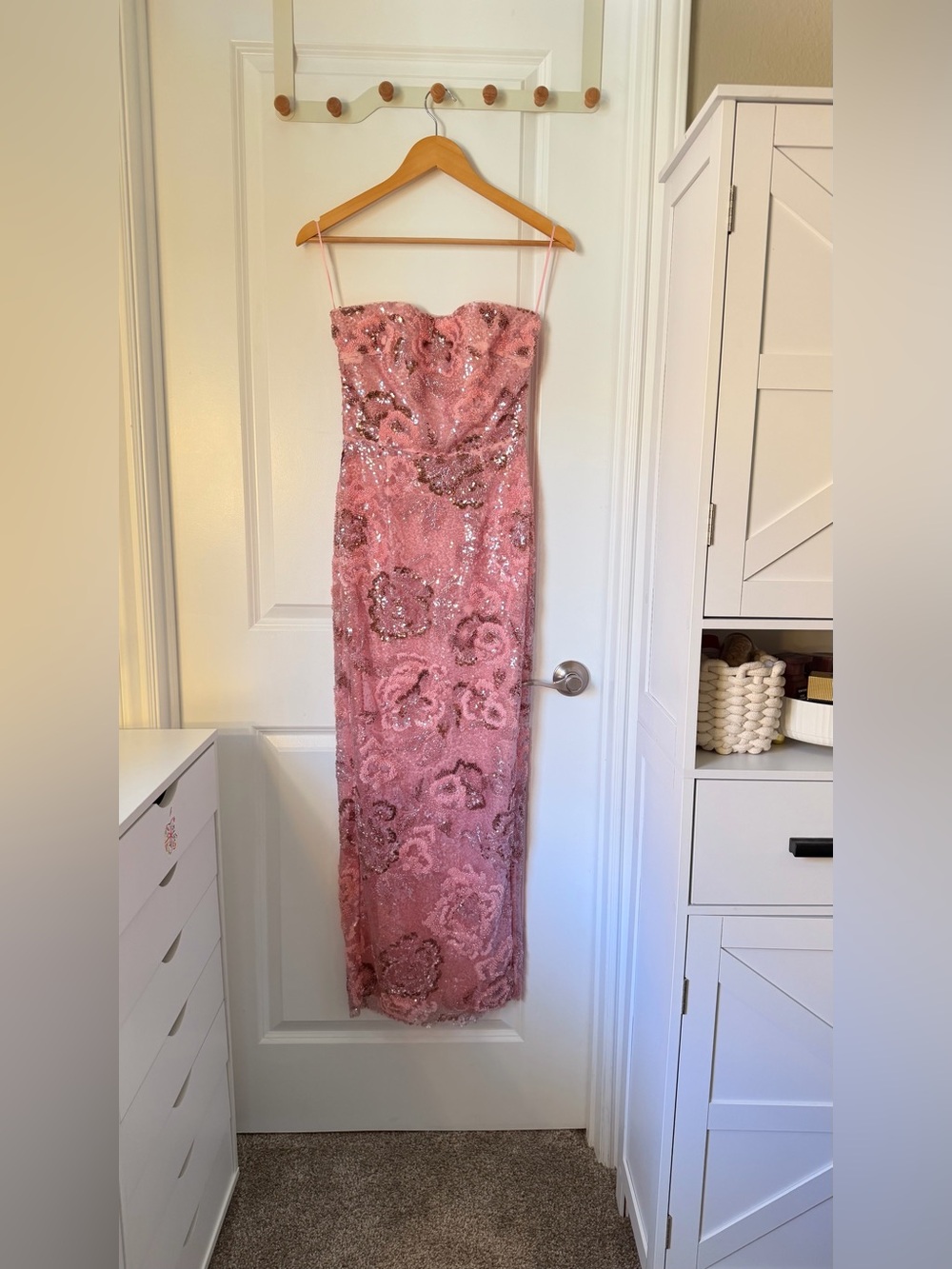 SAU LEE Strapless Pink Sequin Evening Gown, BRAND NEW WITHOUT TAGS, NEVER WORN.